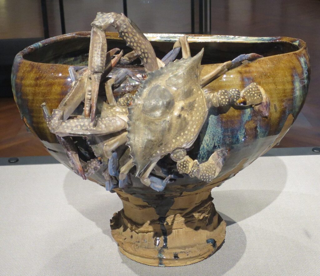 Footed Bowl with Crabs