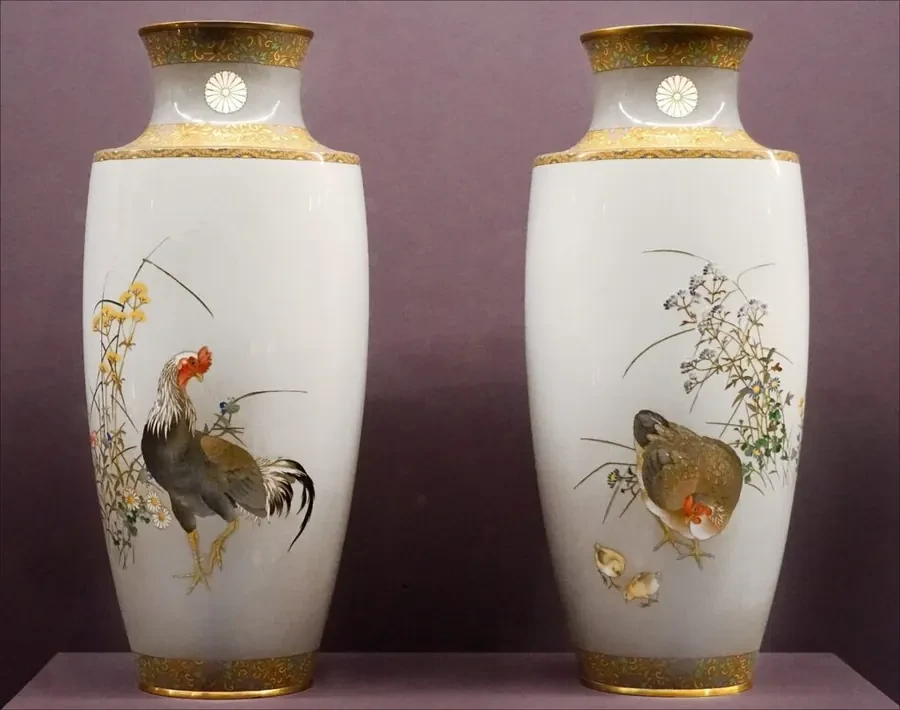 Namikawa Sōsuke, vases, Musée Guimet, Paris (photograph by Jean-Pierre Dalbéra)