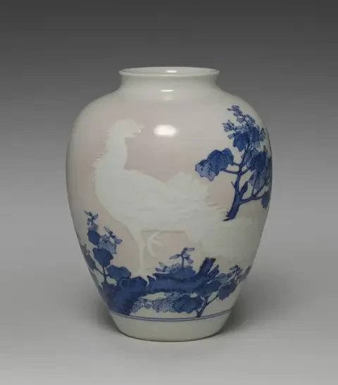 Flower Vase with Phoenix in Paulownia