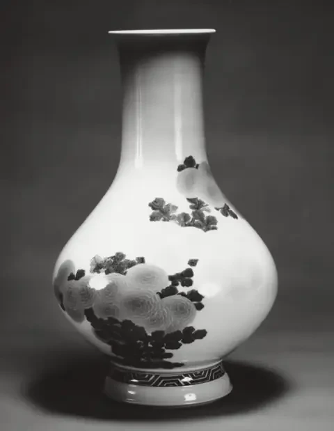 Seifū Yohei III, Vase with Blue and Yellow Chrysanthemums, Walters Art Museum 49.1633
