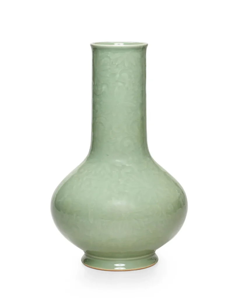 Seifu Yohei III (1851-1914) A porcelain bottle, Seifū Yohei III (Bonhams lot 1107, view 1)